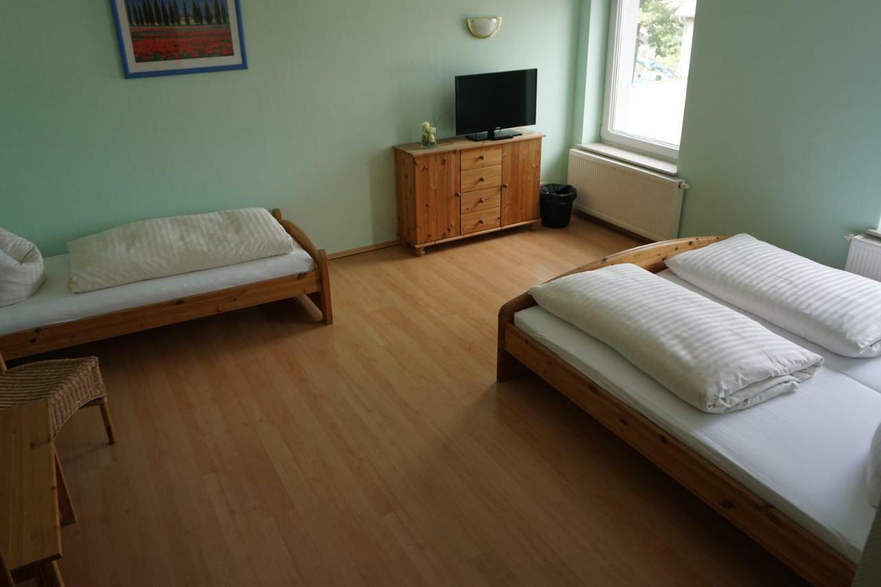 Hotel Am Bahnhof 바렌 외부 사진
