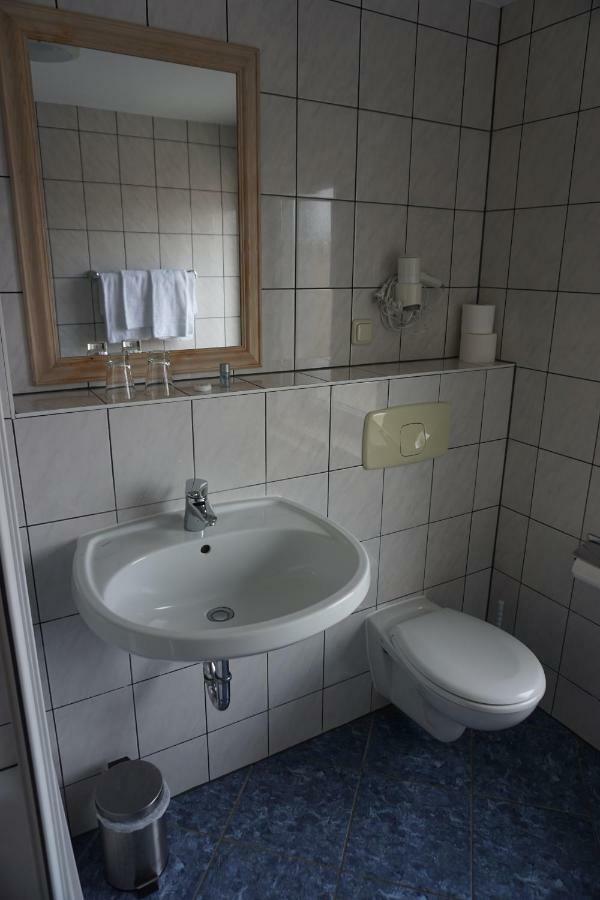 Hotel Am Bahnhof 바렌 외부 사진