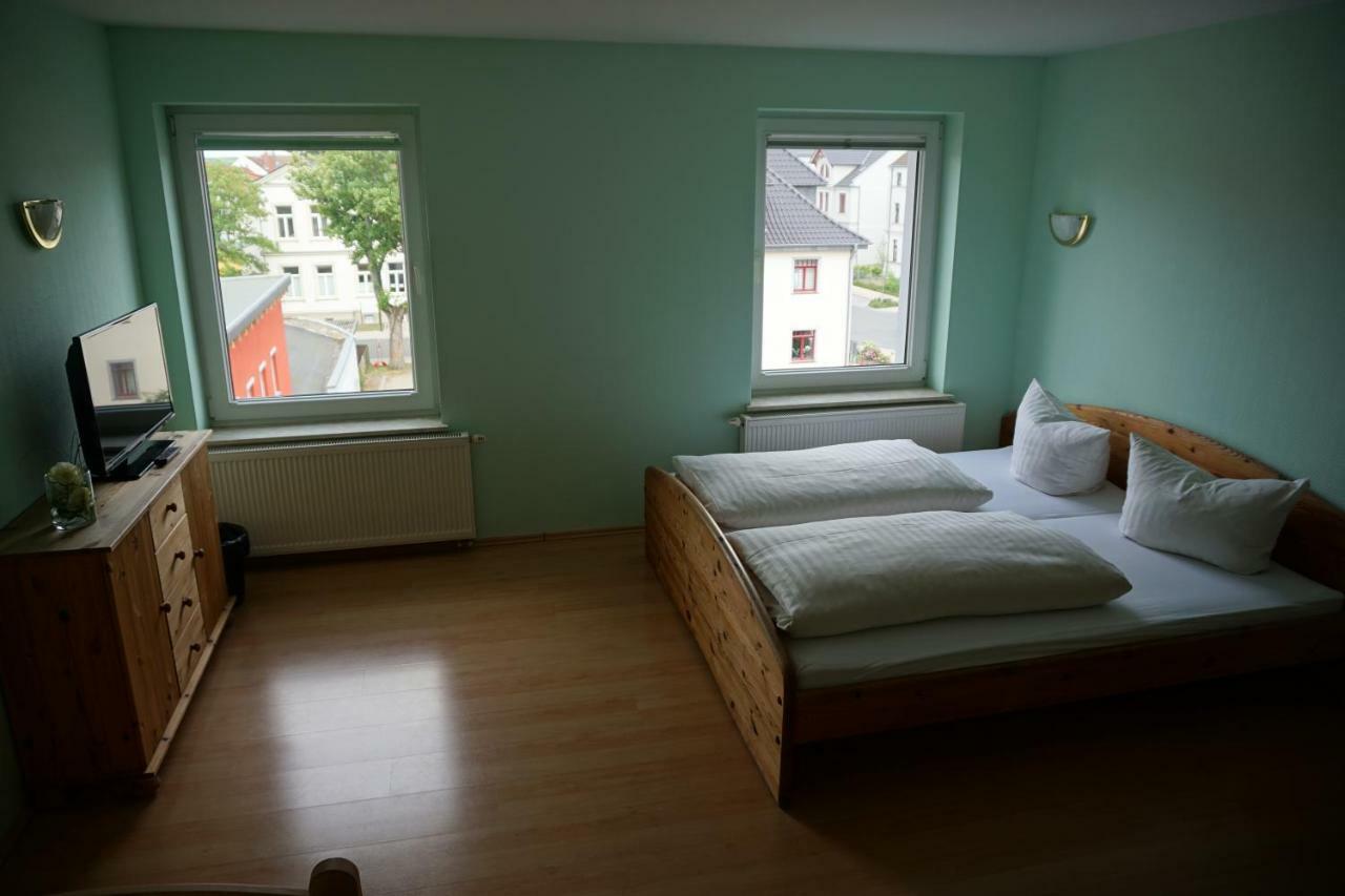 Hotel Am Bahnhof 바렌 외부 사진