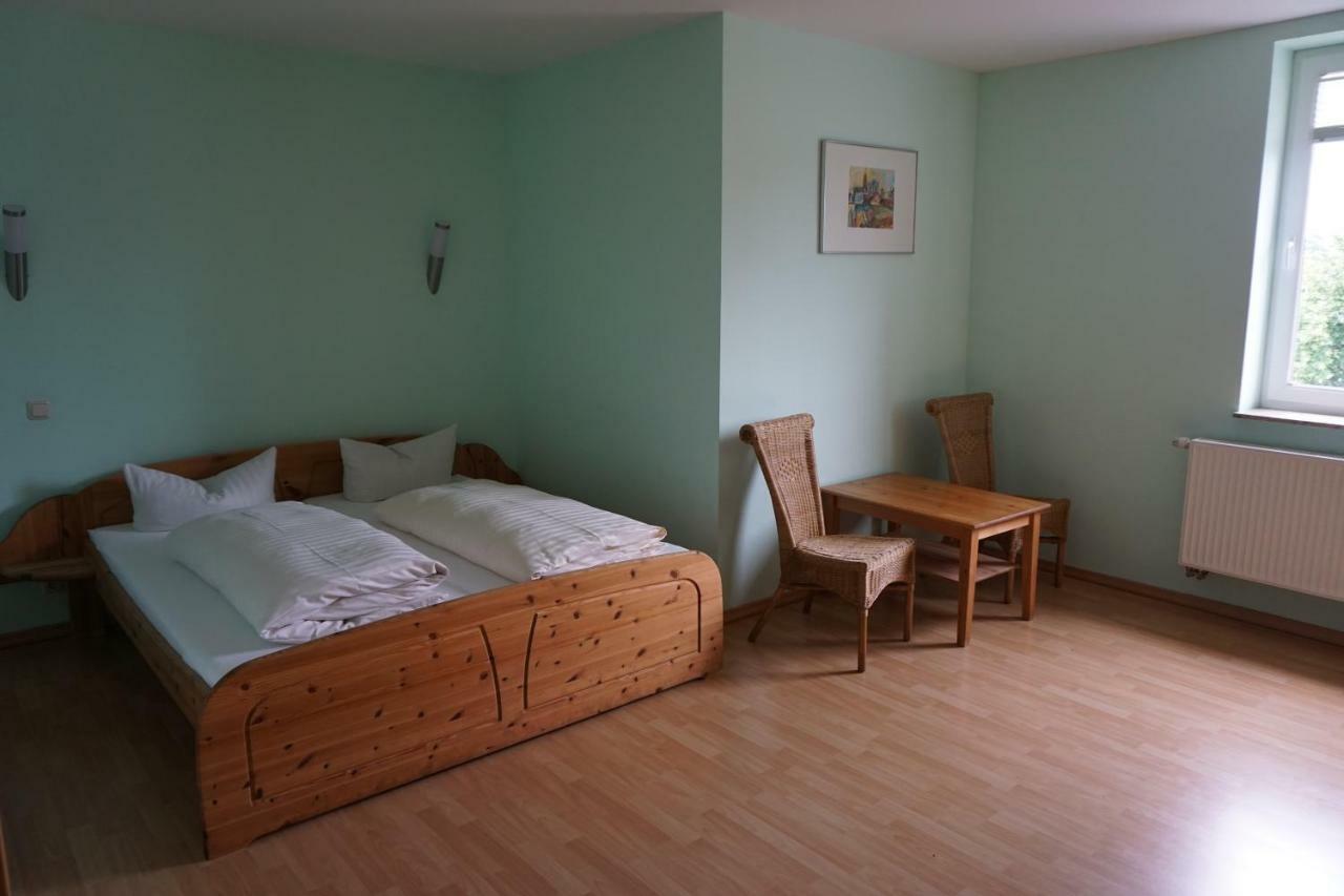 Hotel Am Bahnhof 바렌 외부 사진